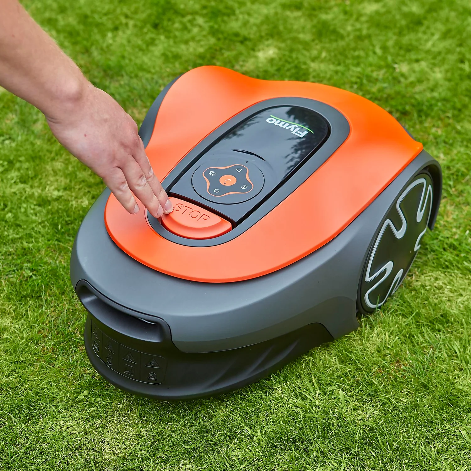 Flymo EasiLife GO 500 Cordless Robot Lawn Mower - 16cm 2 Flymo EasiLife GO 500 Cordless Robot Lawn Mower - 16cm - Image 2